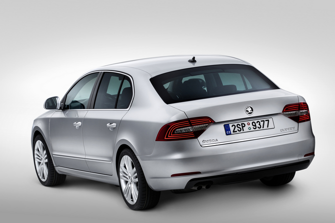 Skoda Superb 2.0 TDI DSG Active Skoda Superb 2.0 TDI DSG Active