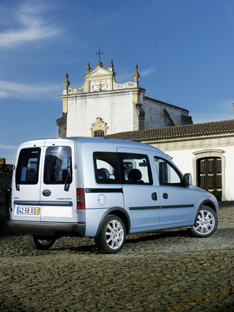 Opel Combo Tour 1.3 CDTI DPF 75cv Easytronic Opel Combo Tour 1.3 CDTI DPF 75cv Easytronic