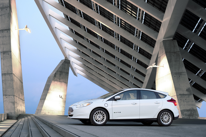 Ford Certifies First Dealers to Sell Focus Electric Ford Certifies First Dealers to Sell Focus Electric
