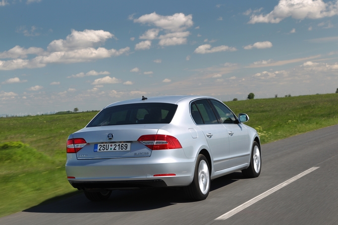 Skoda Superb 2.0 TDI DSG Elegance Skoda Superb 2.0 TDI DSG Elegance