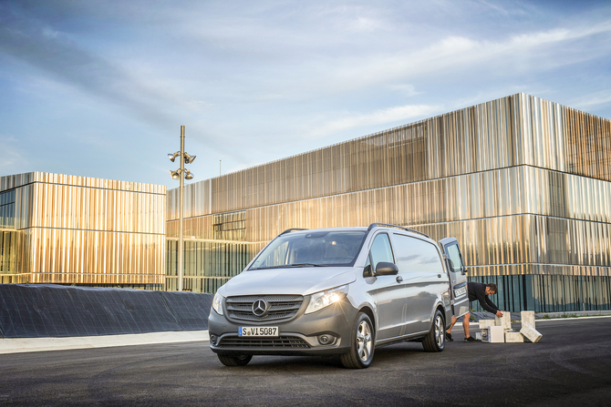 Mercedes-Benz Vito Tourer 9L Select Compact 114CDI/32 Mercedes-Benz Vito Tourer 9L Select Compact 114CDI/32