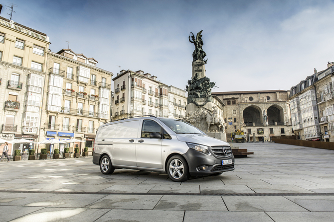 Mercedes-Benz Vito Tourer 9L Select Compact 116CDI/32 Mercedes-Benz Vito Tourer 9L Select Compact 116CDI/32