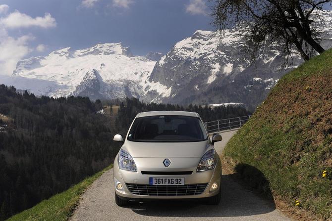 Renault Grand Scenic 1.6 VVT 110 Dynamique TomTom Renault Grand Scenic 1.6 VVT 110 Dynamique TomTom