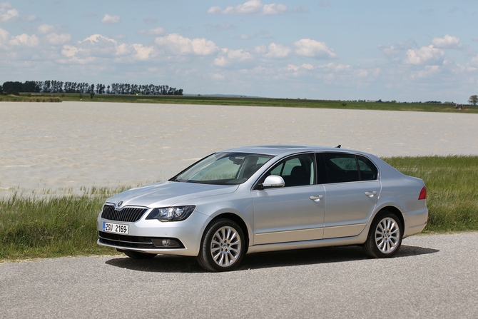 Skoda Superb 2.0 TDI DSG Ambition Skoda Superb 2.0 TDI DSG Ambition