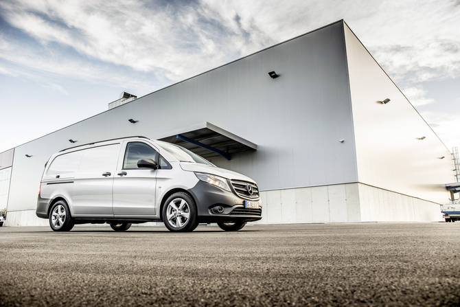 Mercedes-Benz Vito Tourer 9L Select Compact 119BlueTEC/32 Mercedes-Benz Vito Tourer 9L Select Compact 119BlueTEC/32