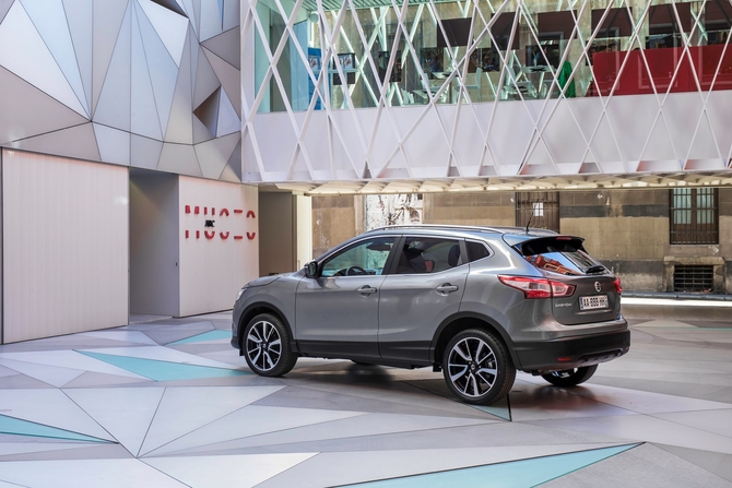 Nissan Qashqai 1.2 DIG-T 360 S Nissan Qashqai 1.2 DIG-T 360 S