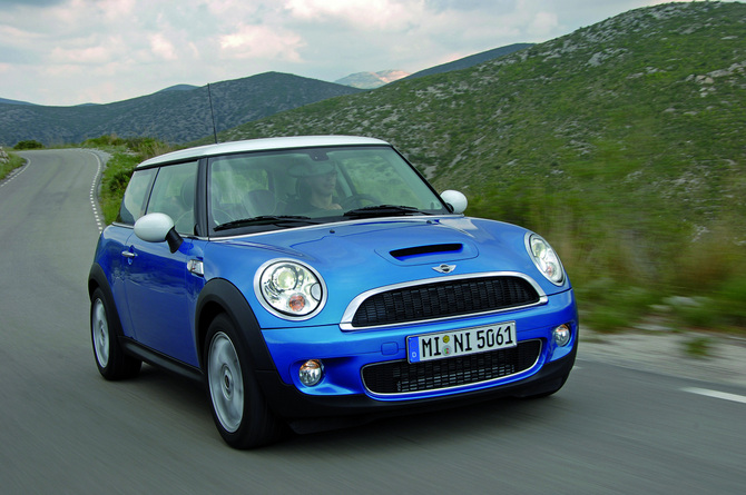 MINI (BMW) Mini Cooper S Auto 50 Mayfair MINI (BMW) Mini Cooper S Auto 50 Mayfair