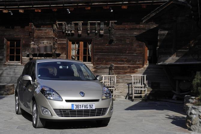 Renault Grand Scenic 1.9 dCi 130 Dynamique TomTom Renault Grand Scenic 1.9 dCi 130 Dynamique TomTom