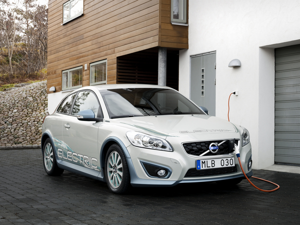 Volvo Begins Testing Electric C30 in Shanghai Volvo Begins Testing Electric C30 in Shanghai
