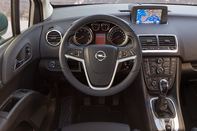 The interior gets the new IntelliLink infotainment system The interior gets the new IntelliLink infotainment system