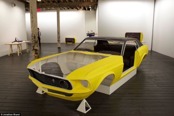 Mustang de 1969 feito de papel e em tamanho real Mustang de 1969 feito de papel e em tamanho real