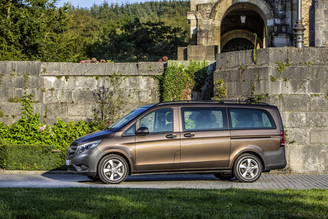 Mercedes-Benz Vito Tourer 9L Select Long 119BlueTEC/34 Mercedes-Benz Vito Tourer 9L Select Long 119BlueTEC/34