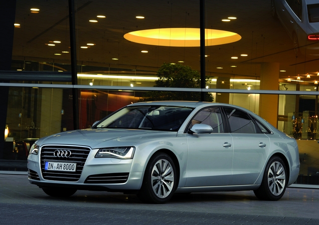 Audi A8 4.0 V8 TFSI quattro tiptronic Audi A8 4.0 V8 TFSI quattro tiptronic