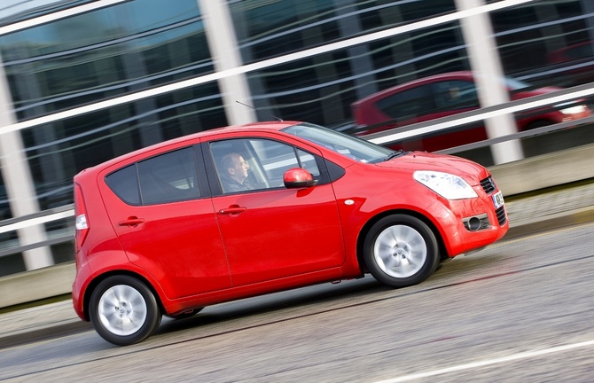 Suzuki Splash 1.0L GL Suzuki Splash 1.0L GL