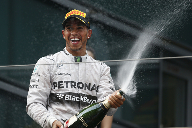Lewis Hamilton continua a dominar o início da temporada Lewis Hamilton continua a dominar o início da temporada
