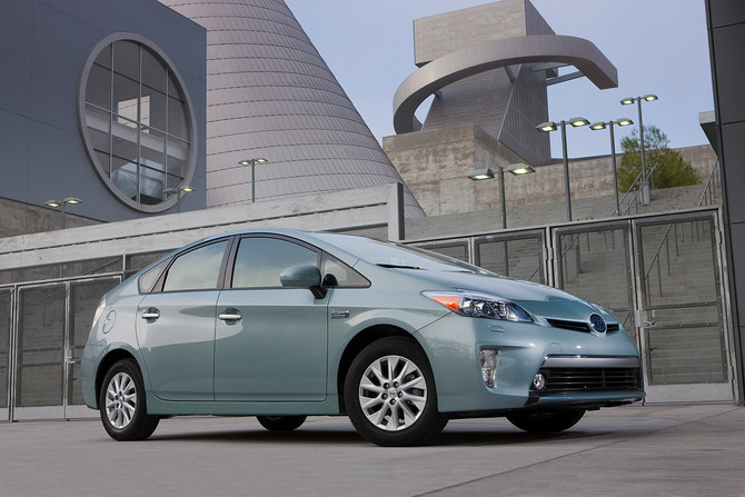 The Prius Plug-In gets 95mpge The Prius Plug-In gets 95mpge