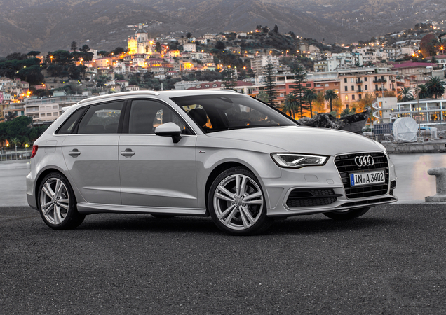 Audi A3 Sportback 1.6 TDI Attraction S tronic Audi A3 Sportback 1.6 TDI Attraction S tronic