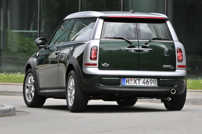 MINI (BMW) Cooper D Clubman AT MINI (BMW) Cooper D Clubman AT