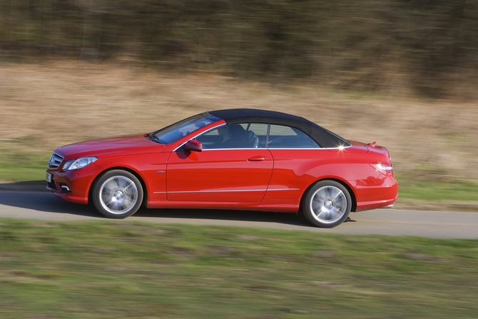 Mercedes-Benz E250 Cabriolet CGI BlueEFF. Sport Mercedes-Benz E250 Cabriolet CGI BlueEFF. Sport