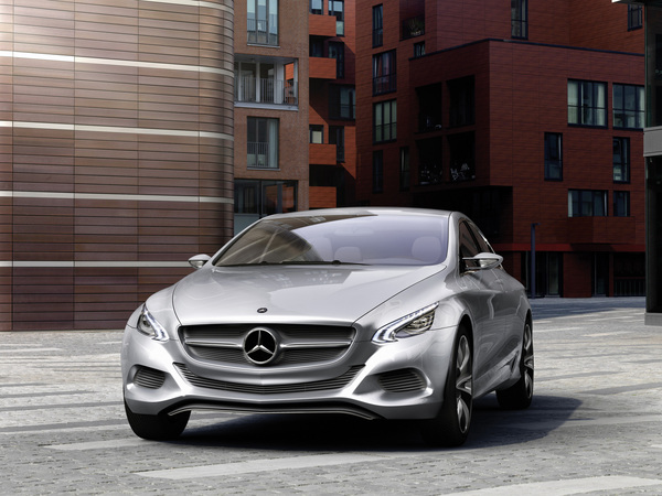 Mercedes-Benz F 800 Style Plug-In Hybrid Mercedes-Benz F 800 Style Plug-In Hybrid