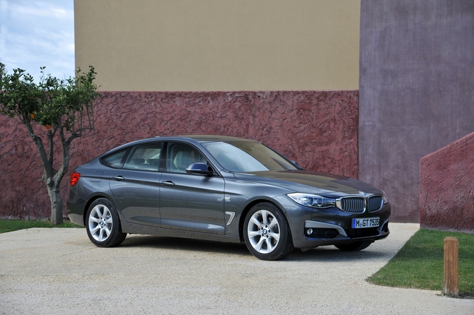 BMW 320i xDrive Gran Turismo BMW 320i xDrive Gran Turismo