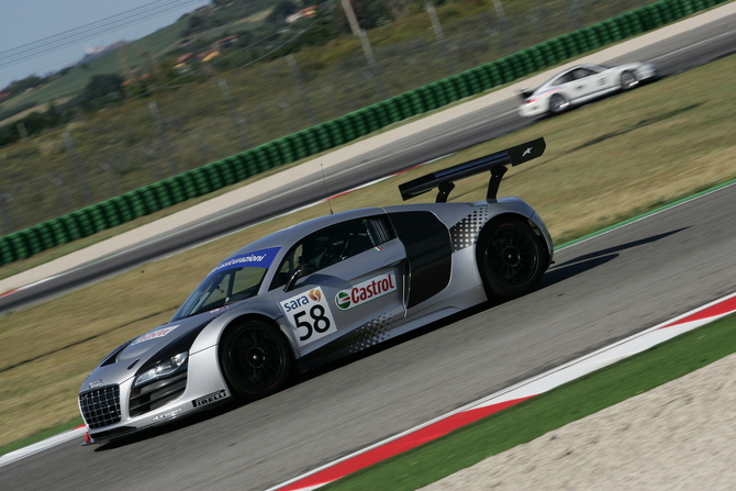 Audi R8 LMS Audi R8 LMS