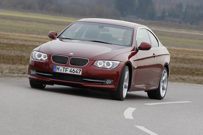 BMW 320i Coupé (E92) LCI BMW 320i Coupé (E92) LCI