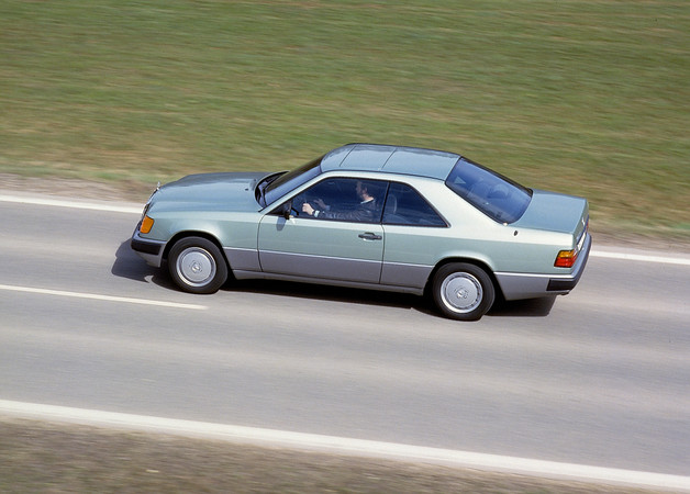 Mercedes-Benz 230 CE Mercedes-Benz 230 CE