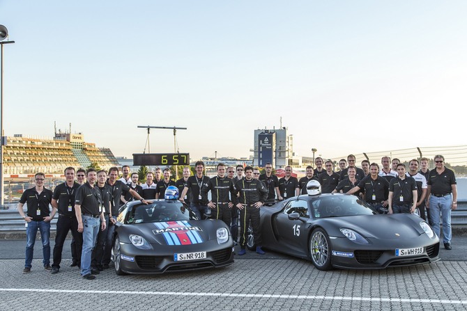 A Porsche vai reduzir os investimentos no próximo ano de forma a maximizar os lucros A Porsche vai reduzir os investimentos no próximo ano de forma a maximizar os lucros