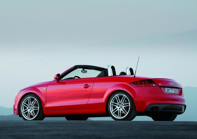 Audi TT Roadster 2.0 TFSI S tronic Audi TT Roadster 2.0 TFSI S tronic