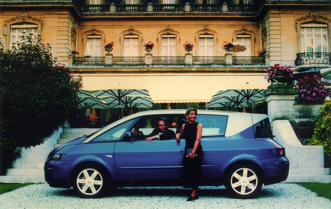 Renault Celebrates 10 Years Since Its MPV Coupe the Avantime Renault Celebrates 10 Years Since Its MPV Coupe the Avantime