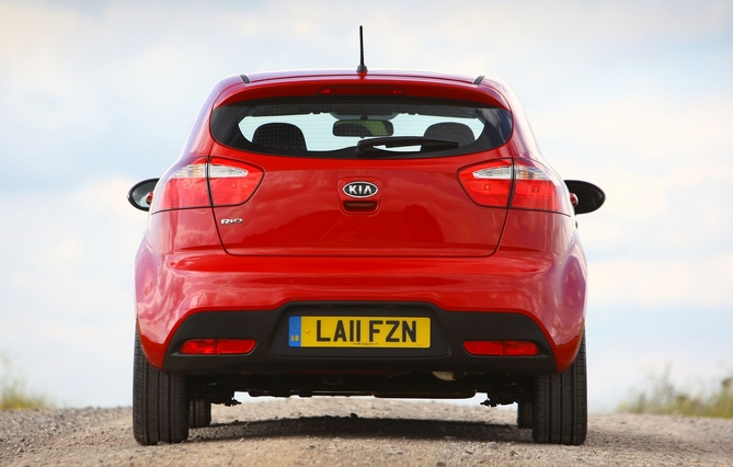 Kia Rio 1.1 CRDi 75 EX Kia Rio 1.1 CRDi 75 EX