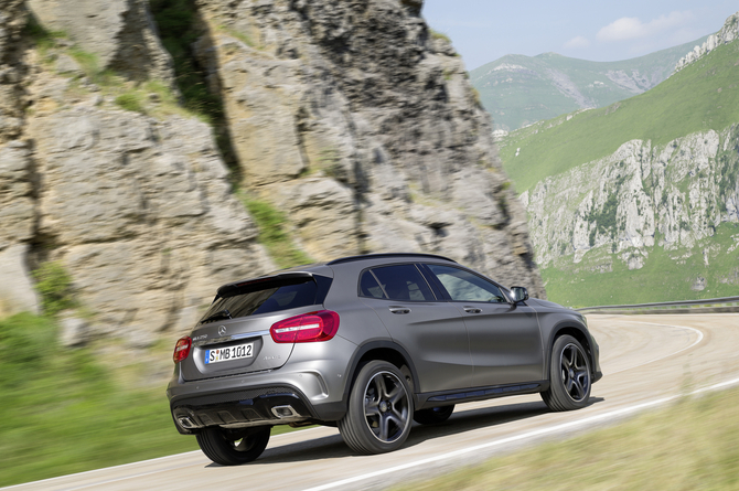 Mercedes-Benz GLA-Class Mercedes-Benz GLA-Class