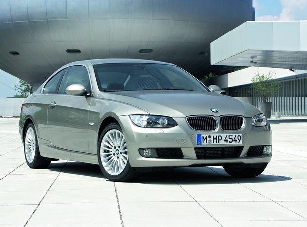 BMW 330i xDrive Coupe (E92) BMW 330i xDrive Coupe (E92)