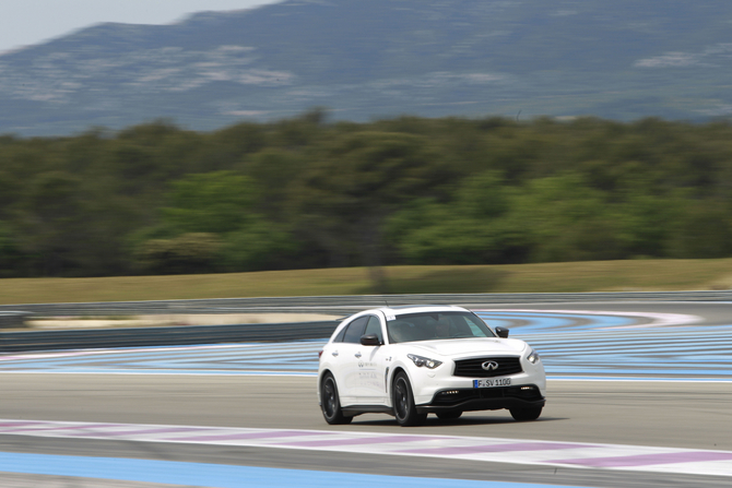 The crossover sits at the top of the the range for Infiniti in Europe The crossover sits at the top of the the range for Infiniti in Europe