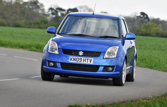 Suzuki Swift 1.3 GLX Aut. Suzuki Swift 1.3 GLX Aut.