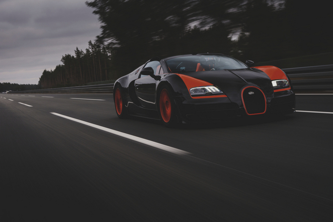 A pintura é idêntica ao Super Sport que bateu em 2010 o recorde de velocidade A pintura é idêntica ao Super Sport que bateu em 2010 o recorde de velocidade