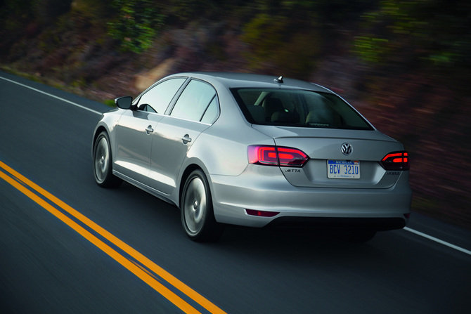 VW estimates 95g/km of CO2 emissions VW estimates 95g/km of CO2 emissions