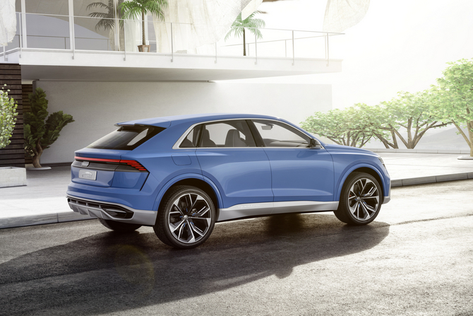 O SUV consegue atingir os 100km/h em 5.4 segundos e uma velocidade máxima de 250km/h O SUV consegue atingir os 100km/h em 5.4 segundos e uma velocidade máxima de 250km/h