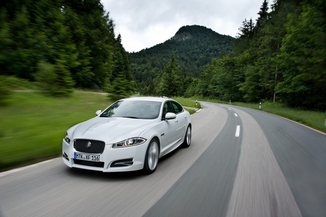 Jaguar XF 3.0 V6 D AT Jaguar XF 3.0 V6 D AT