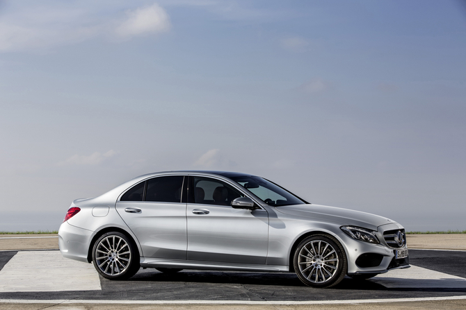 An AMG version will be added at the end of the year with a twin-turbocharged 4.0-liter V8 An AMG version will be added at the end of the year with a twin-turbocharged 4.0-liter V8