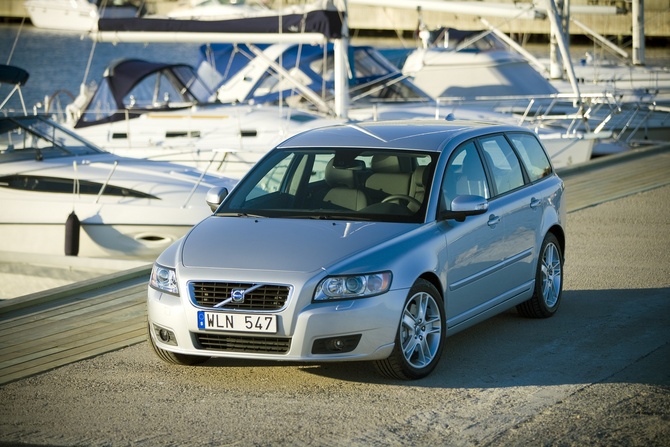 Volvo V50 D5 Automatic Volvo V50 D5 Automatic