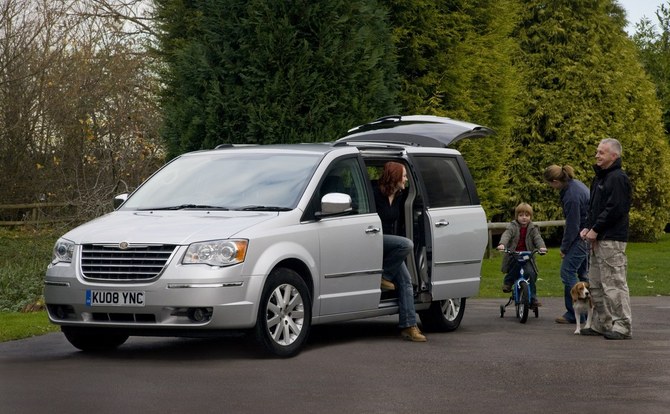 Chrysler Grand Voyager 2.8 CRD Stow` N Go Limited Chrysler Grand Voyager 2.8 CRD Stow` N Go Limited