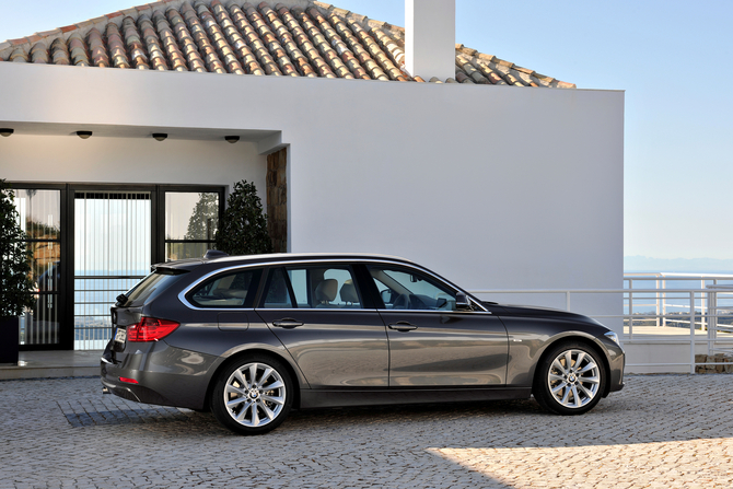 BMW 318d Touring xDrive BMW 318d Touring xDrive