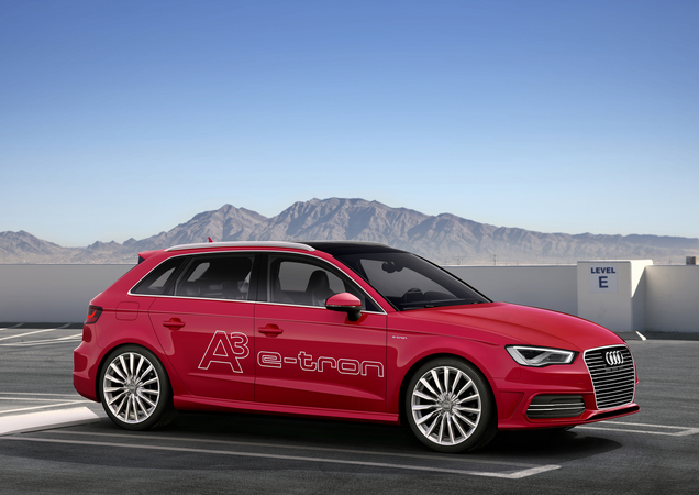 L'Audi A3 e-tron fonctionne soit avec le moteur thermique, soit avec le moteur électrique ou bien en mode hybride. L'Audi A3 e-tron fonctionne soit avec le moteur thermique, soit avec le moteur électrique ou bien en mode hybride.