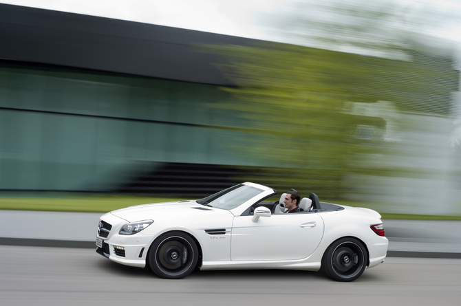 New SLK 55 AMG Hopes to Blend High Power and High Efficiency New SLK 55 AMG Hopes to Blend High Power and High Efficiency