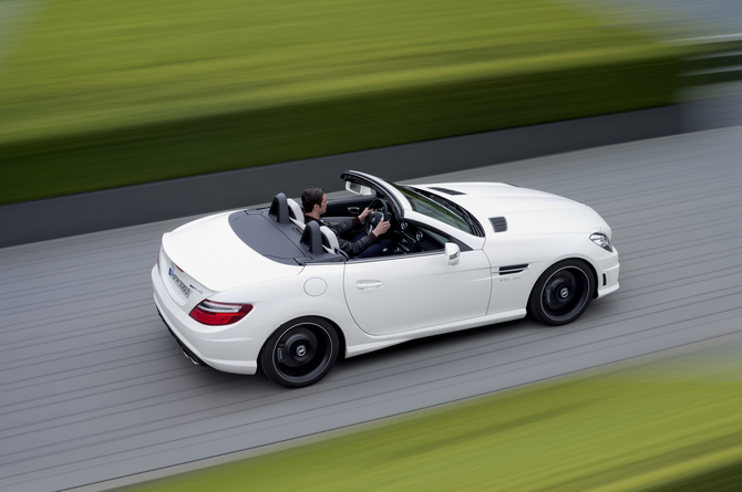 New SLK 55 AMG Hopes to Blend High Power and High Efficiency New SLK 55 AMG Hopes to Blend High Power and High Efficiency