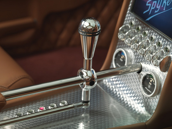 It also has the standard exposed gear shift It also has the standard exposed gear shift