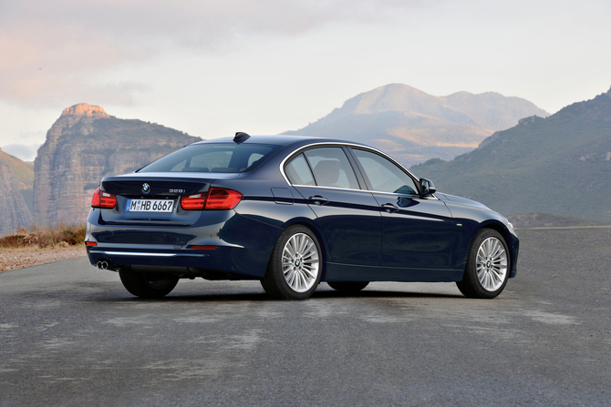 BMW 318d xDrive BMW 318d xDrive