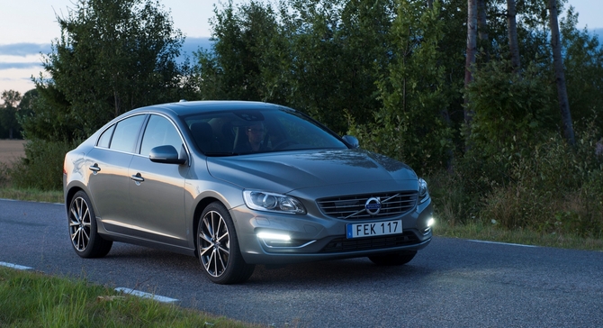 Volvo S60 D2 Summum Geartronic Volvo S60 D2 Summum Geartronic